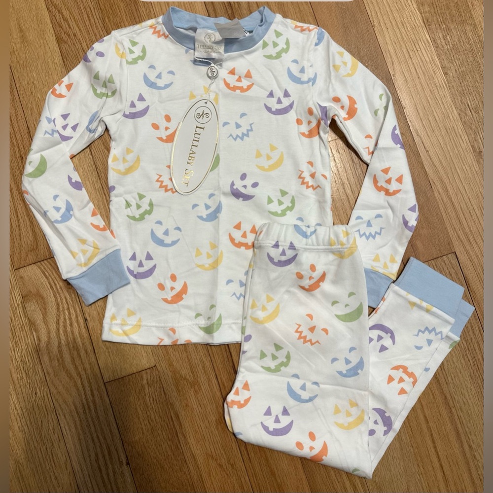 Lullabee Kids Long-Sleeve Pumpkin Print Pajama Set - Pastel Multi on White